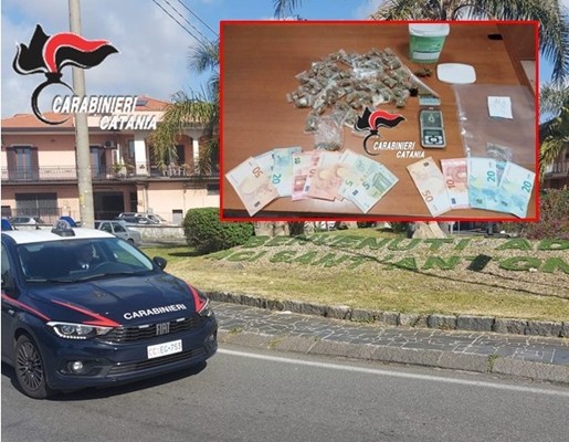 Aci Sant’Antonio, spaccio di droga in casa: arrestato un 19enne