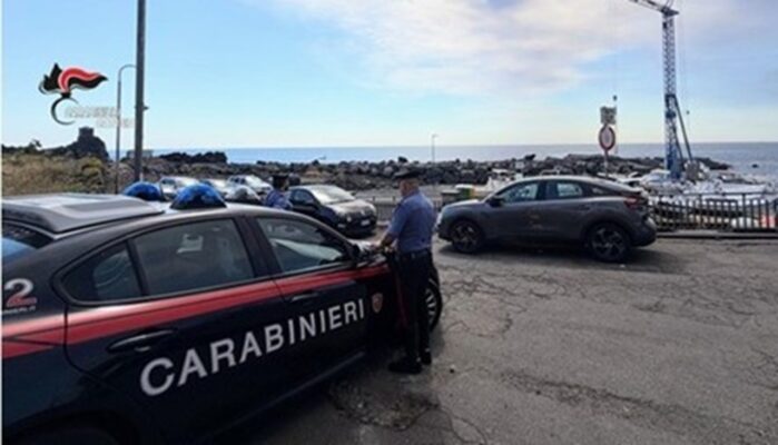 Controlli ad Acireale: scattano quattro denunce