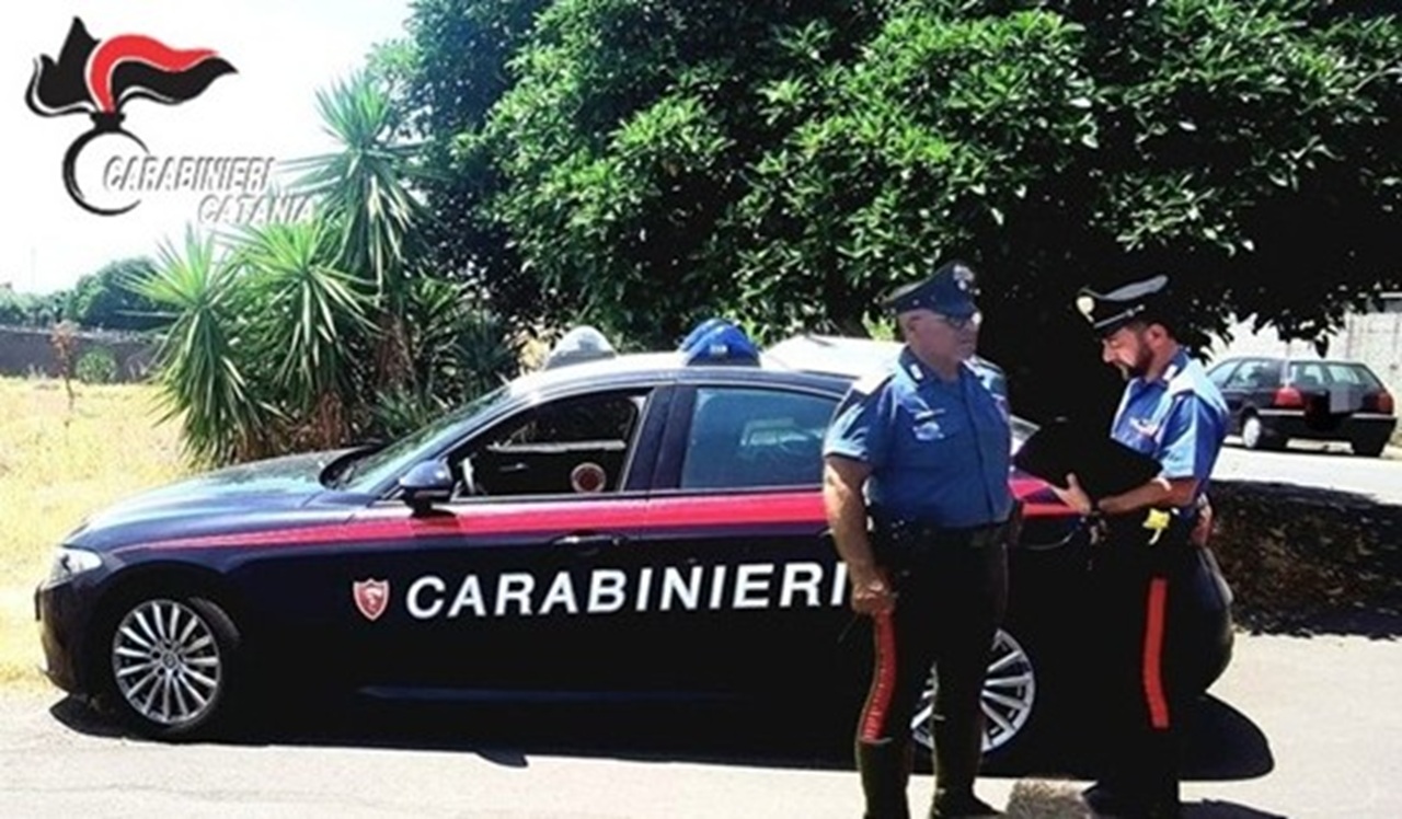Controlli a Santa Maria di Licodia: 34 persone identificate e 16 veicoli verificati