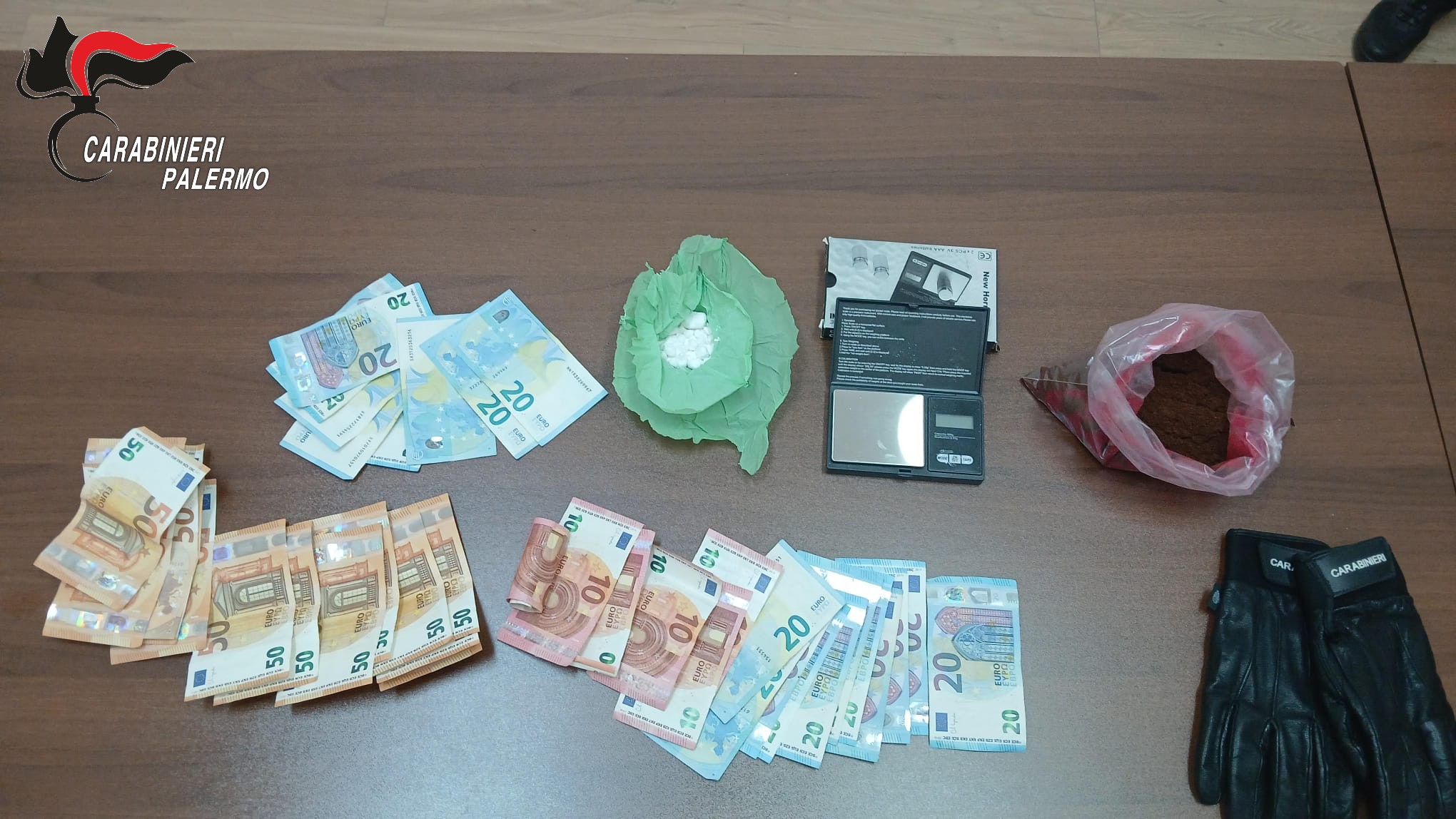 Controlli antidroga nel Palermitano, sequestrata cocaina e 1.500 euro: due arresti