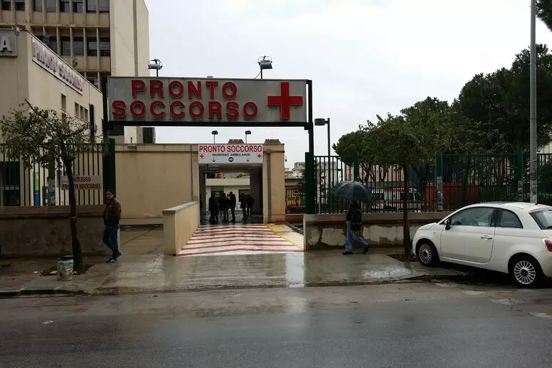 Palermo, cluster di Klebsiella al Civico: “Situazione risolta, il reparto di Nefrologia è pienamente operativo”