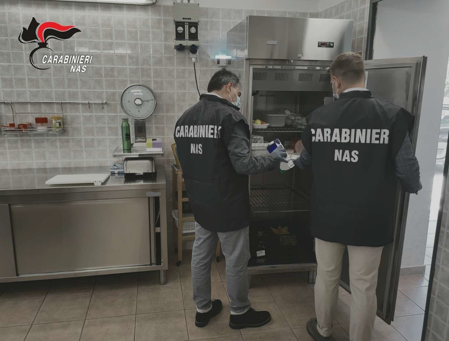 Ustica, controlli dei carabinieri del Nas: sequestrati 3 quintali di alimenti