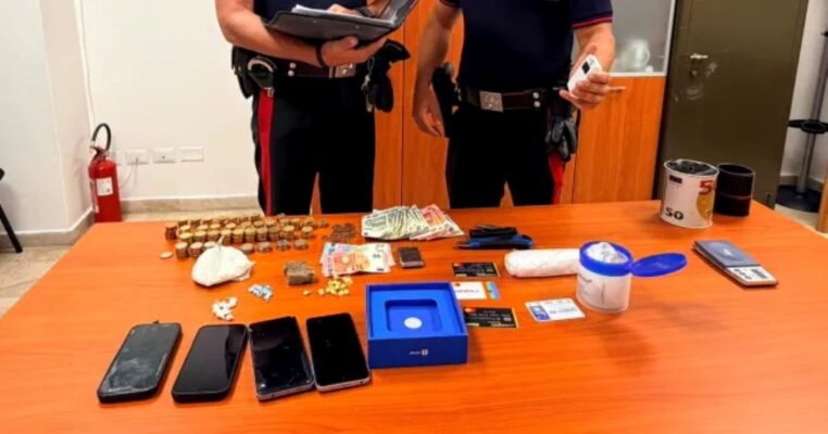 Palermo, spaccio di droga “in famiglia”: arrestata coppia di coniugi e denunciato il figlio