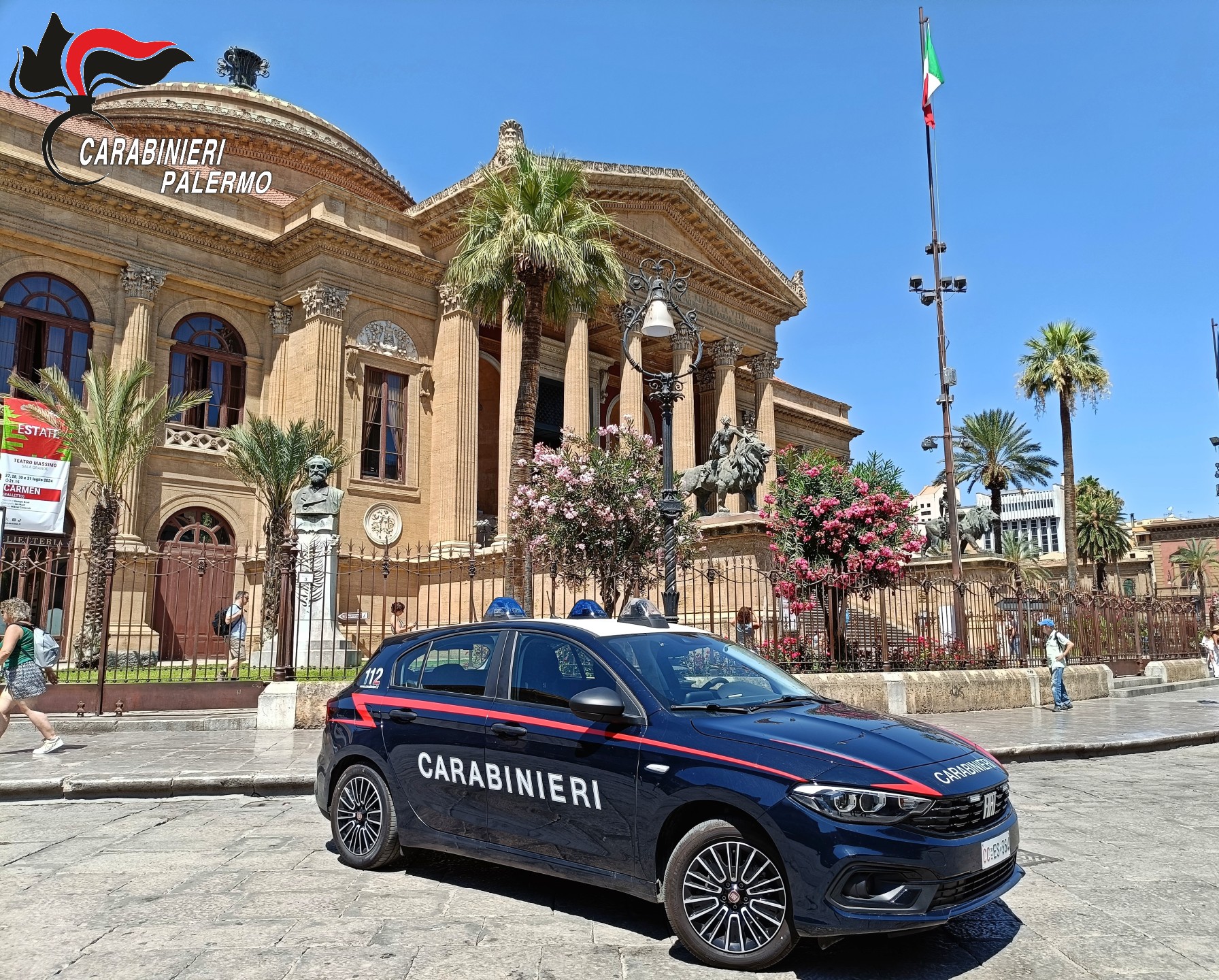 Palermo, movimenti sospetti vicino a un vaso: scatta il blitz dei carabinieri, tre nei guai