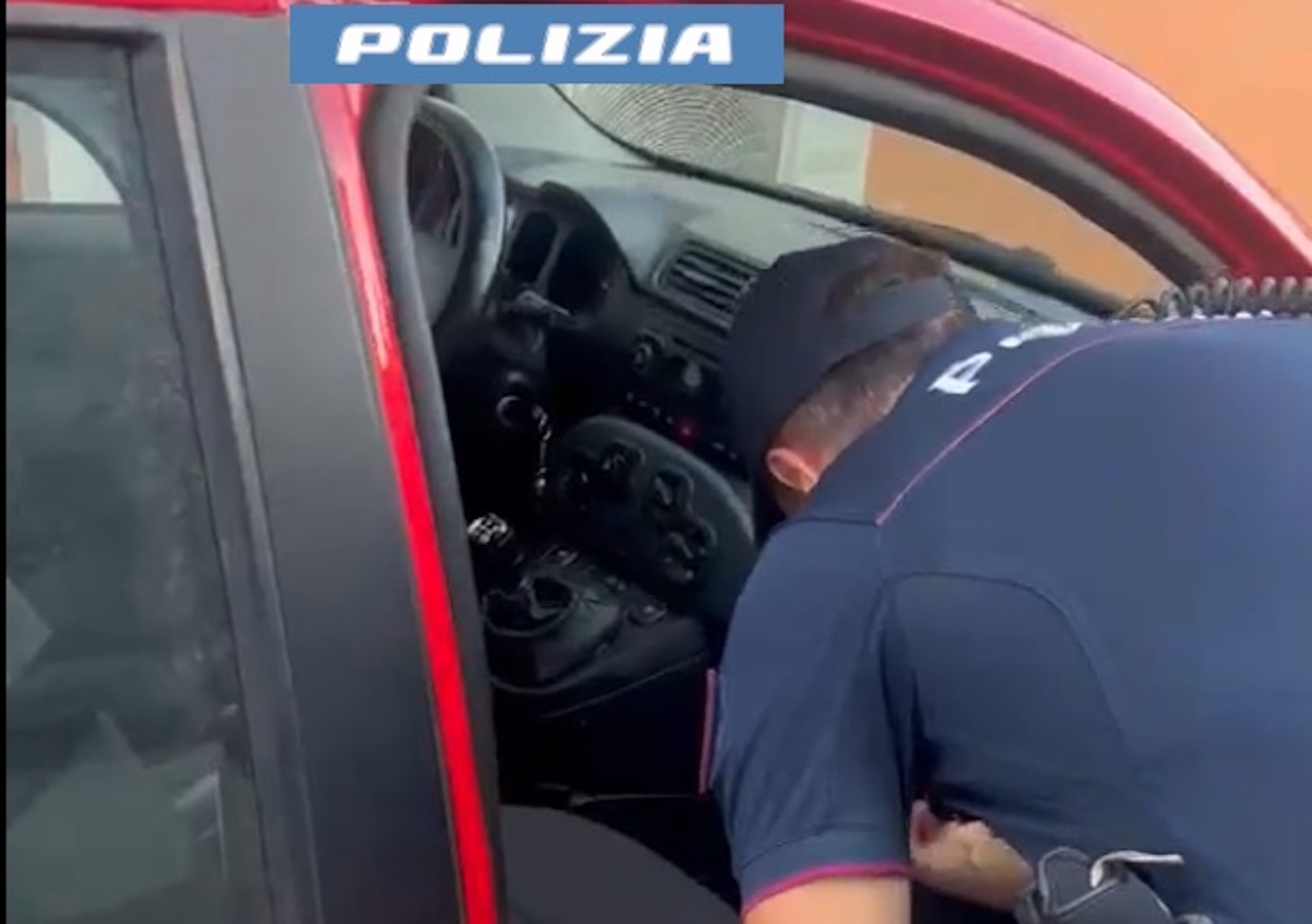 Catania, fermato in via Palermo con un “campionario” di droga: arrestato 37enne