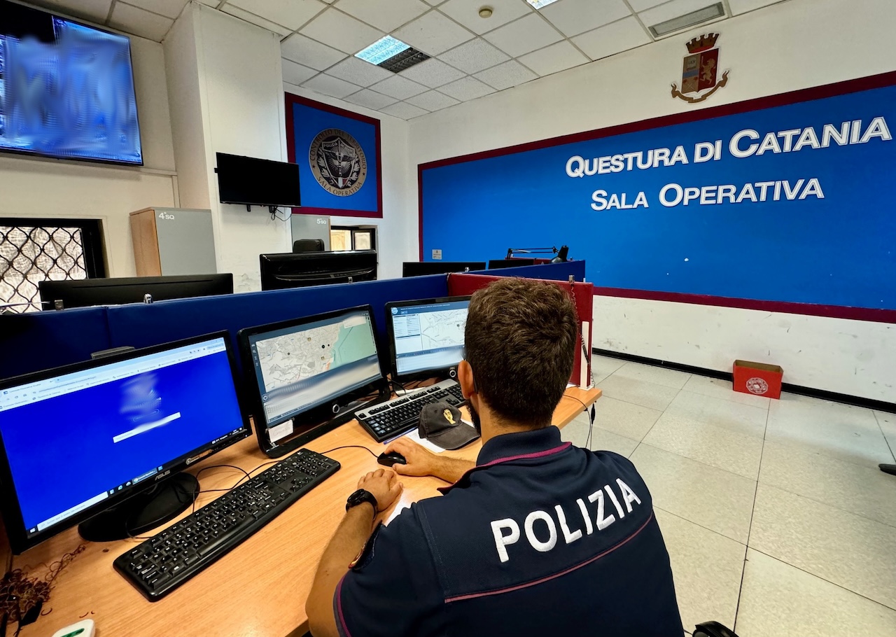 Catania, turista salvato dalla Polizia: trovato privo di sensi in hotel dopo l’allarme dei familiari