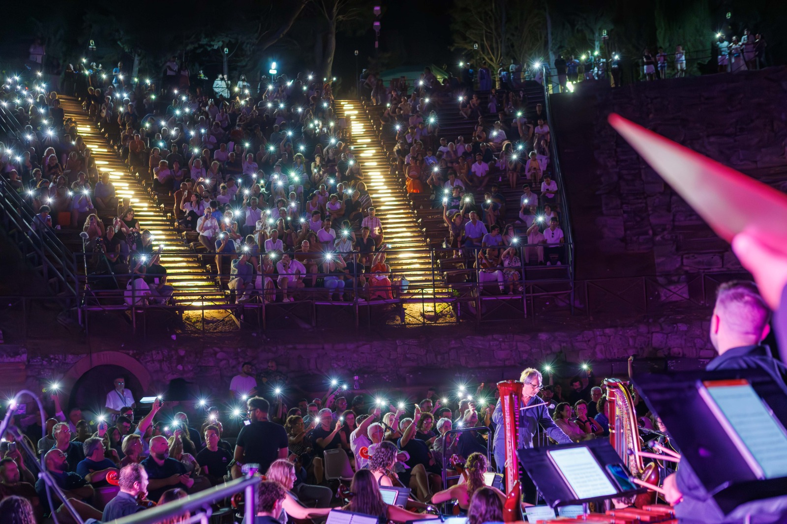 A Tindari il Festival Lirico dei Teatri di Pietra dà spettacolo con Zimmer ed è subito sold out