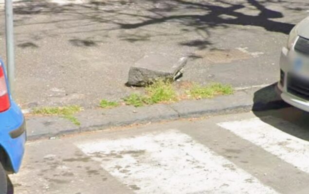 Catania, barriere architettoniche in via VI Aprile. Arcidiacono: “Marciapiedi sicuri e scivoli a norma, la città deve essere accessibile a tutti”