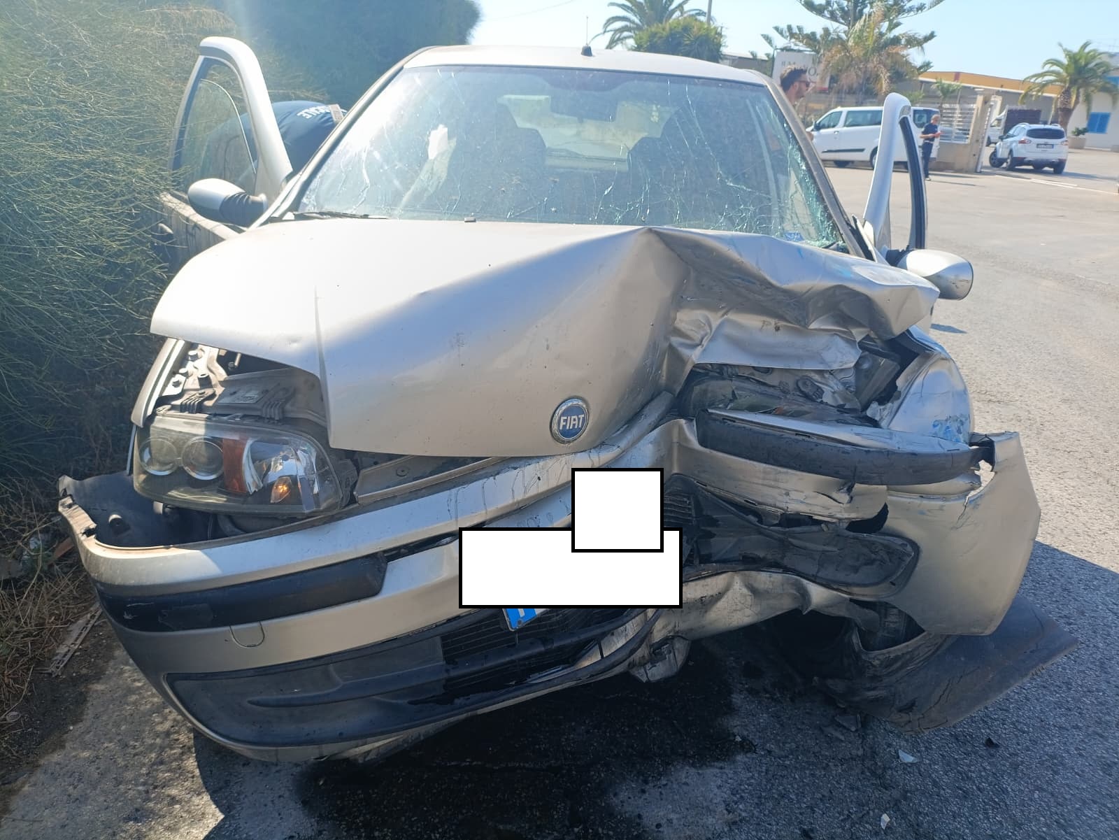 Tragedia a Vittoria, auto si scontra con un tir: muore una donna di 40 anni