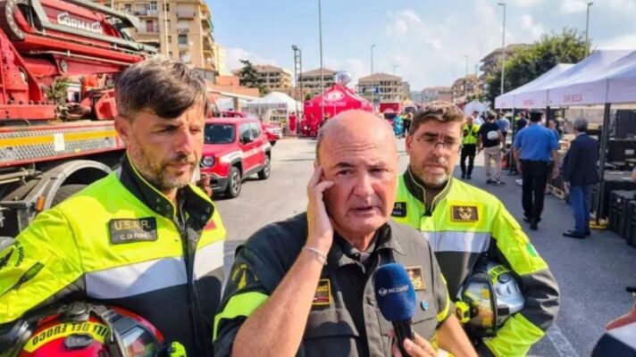 Crollo a Pistunina, i Vigili del fuoco: «Sempre più vicini ai dispersi, contiamo di trovarli oggi»