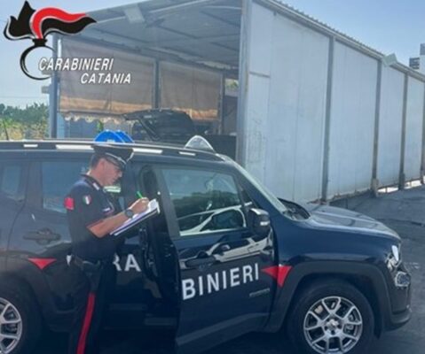 Adrano, autolavaggio nei guai: lavoratore in nero e scarichi senza autorizzazione, scatta il sequestro