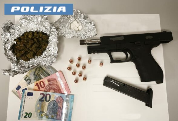 Catania, fermato per un controllo estrae una pistola con il colpo in canna: 26enne disarmato e arrestato