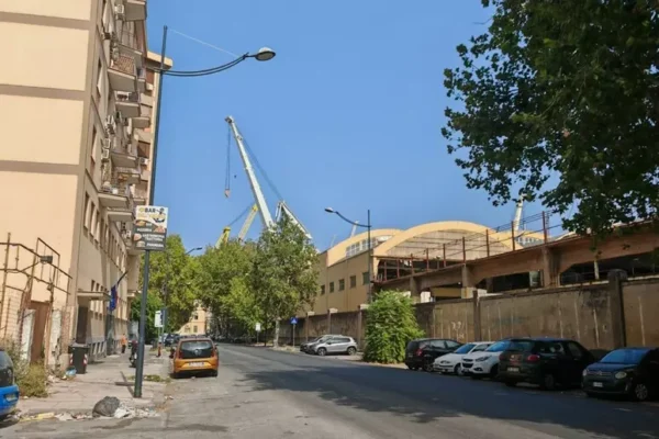 Forti scosse fanno tremare le abitazioni, paura per i residenti vicino al cantiere navale di Palermo
