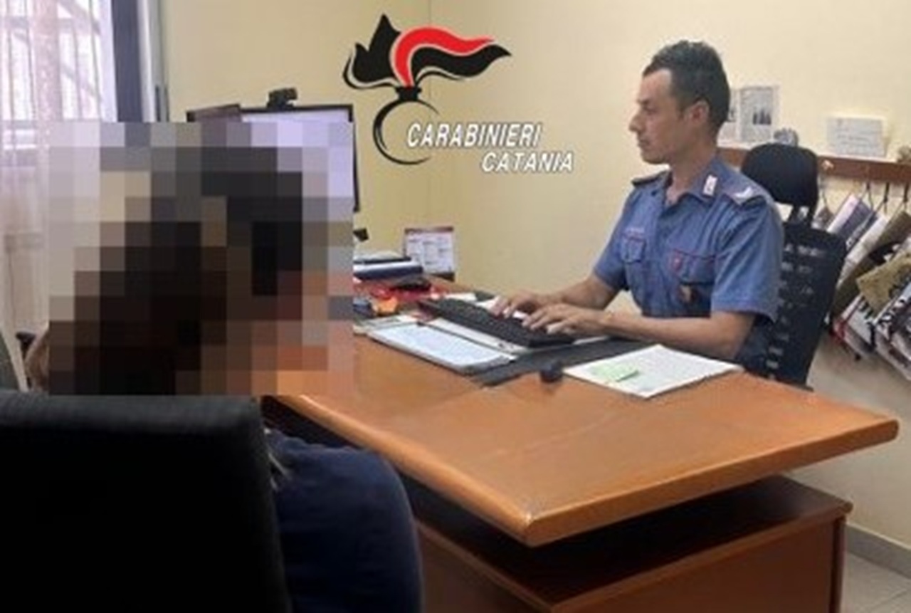 Grammichele, viola il divieto di avvicinamento all’ex convivente: arrestato un 22enne