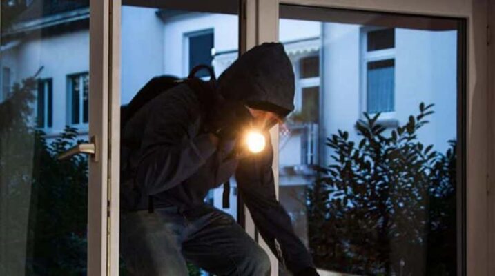Rapina “da film” nel Palermitano: anziana legata durante il colpo in casa