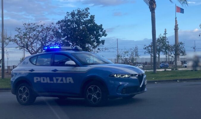 Catania, 16enne fermato dalla Polizia su uno scooter rubato: denunciato per ricettazione