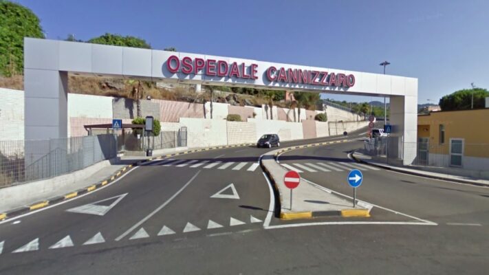 Su tutte le furie dopo la morte di un parente: caos e violenza al Cannizzaro di Catania