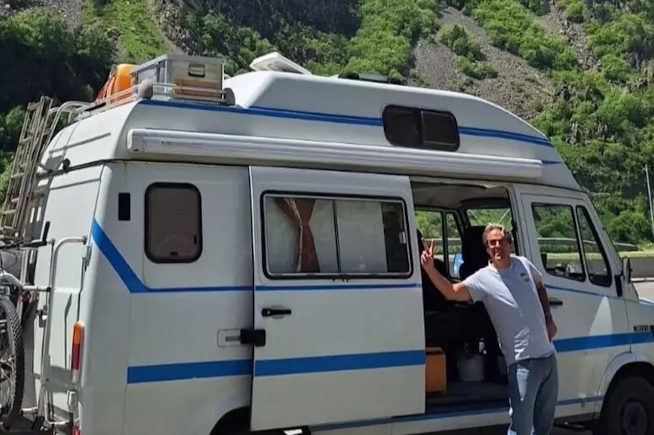 Da Pachino a Pechino con un camper del 1981: la grande avventura siciliana per aiutare i bambini ustionati