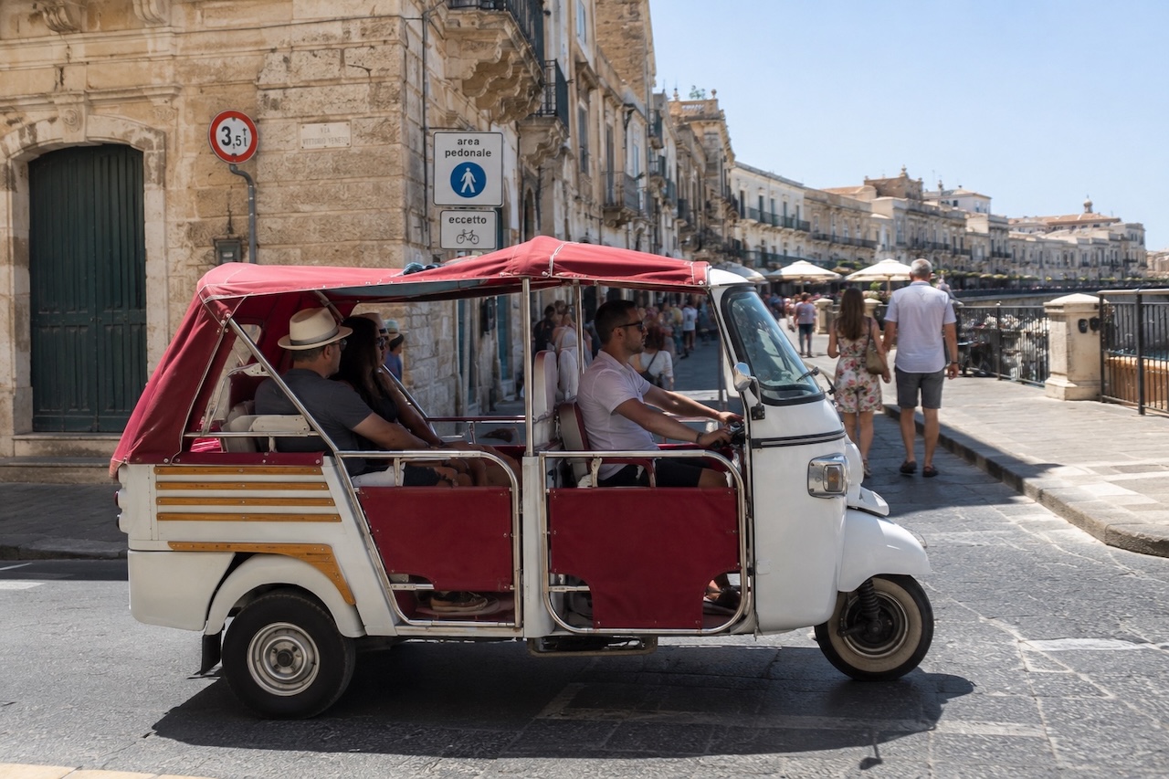 Siracusa, stretta sugli Ape calessini dopo gli ultimi episodi di violenza: più controlli e nuove regole