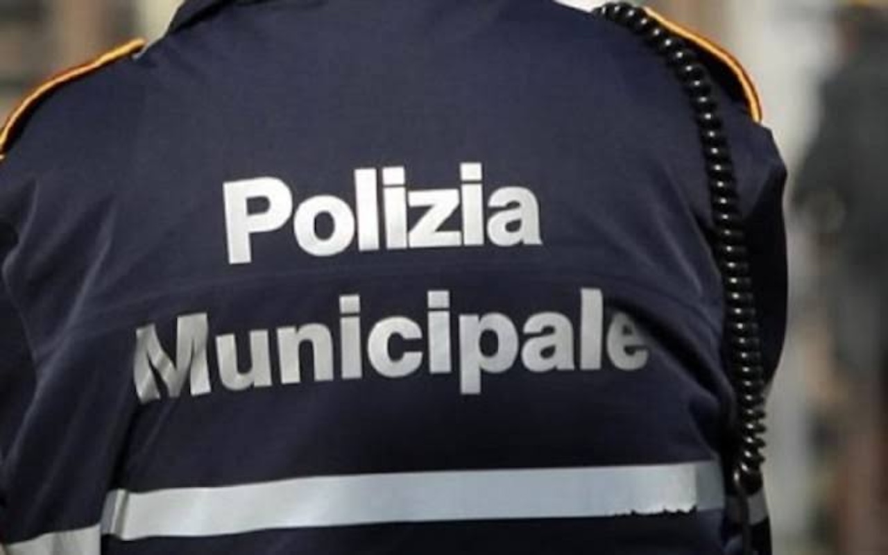 Catania, vigile urbano colpito alla testa con una pietra in viale Kennedy