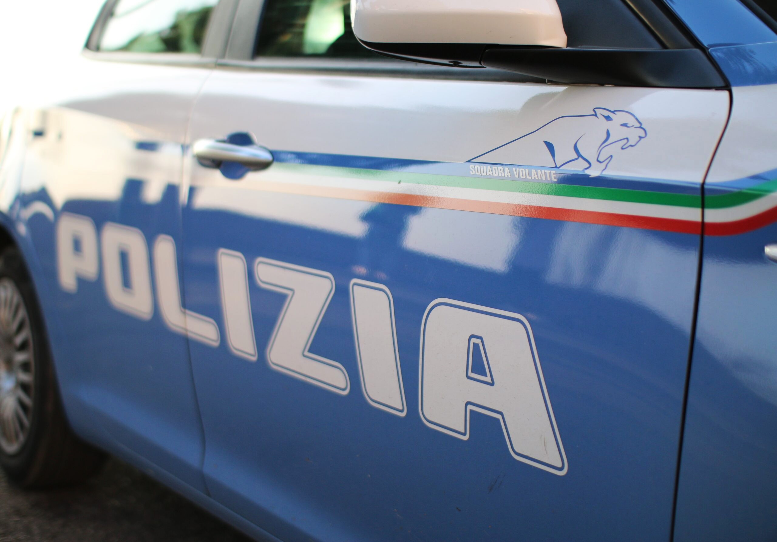 Gela, due aggressioni in 24 ore: accoltellati due giovani sul lungomare e un operaio in un cantiere