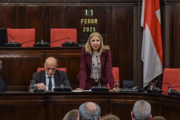 Tre colpi sull’auto blindata della pm antimafia Alessandra Cerreti: indaga la Procura di Brescia