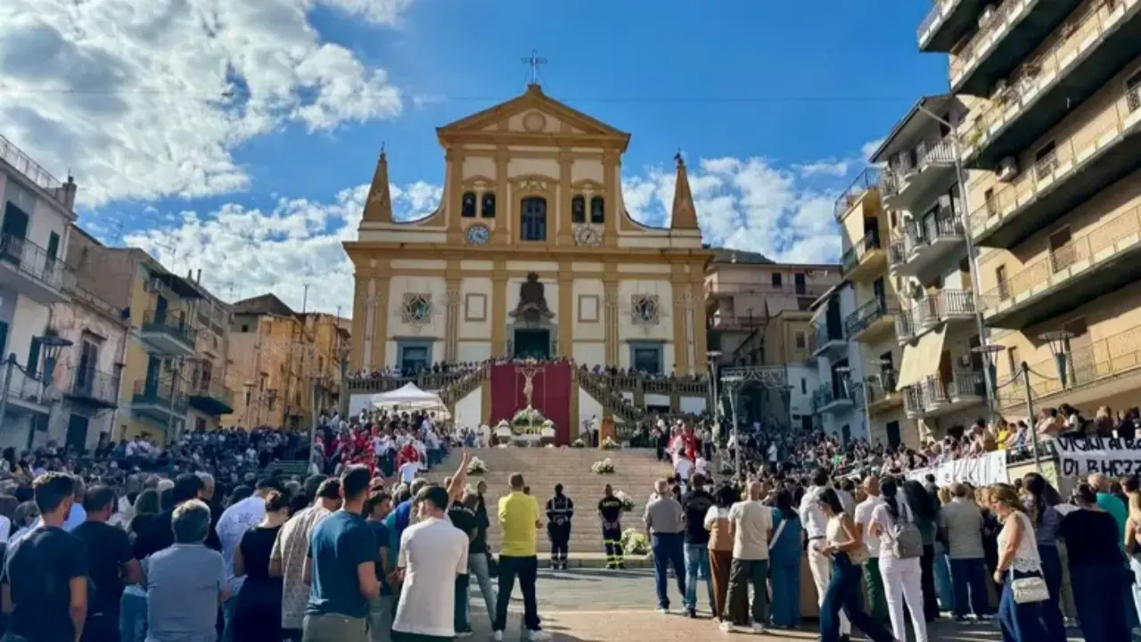 A Palermo i funerali dei due giovani uccisi da un’auto durante la cronoscalata di Monte Erice