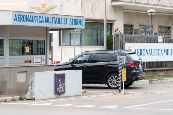 Volo sanitario urgente per un anziano di 70 anni, trasferito da Palermo a Milano