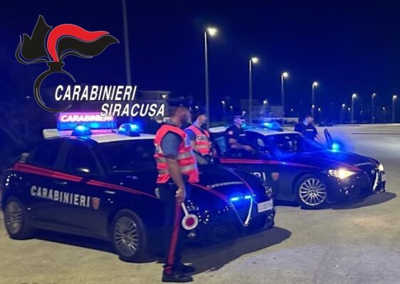 Floridia, in auto con coltello a serramanico e mazza da baseball: denunciato 29enne