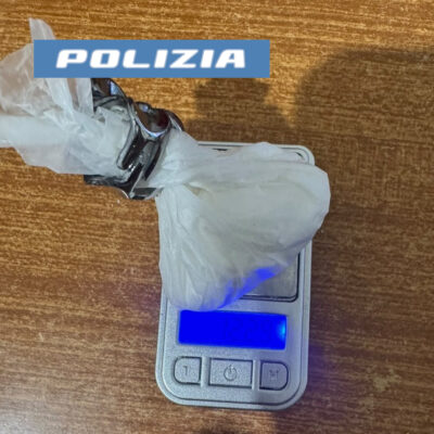CRACK-ROOM SMANTELLATA DALLA POLIZIA DI STATO NEL QUARTIERE PIGNO ARRESTATO 22ENNE 1