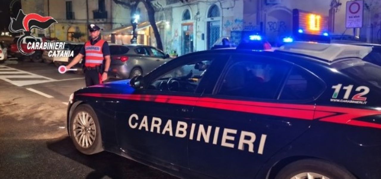 Catania, viene fermato per un controllo ma si rifiuta di fornire le generalità: denunciato 38enne
