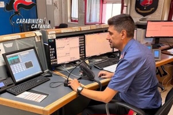 Licodia Eubea, giovane minaccia di togliersi la vita: salvata dal dialogo al telefono con un Carabiniere