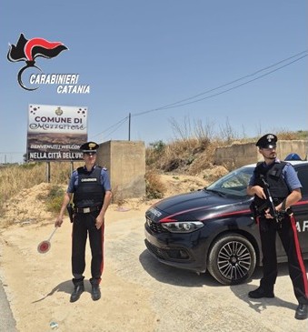 La fuga a piedi dopo l’alt: denunciato 23enne nel Catanese