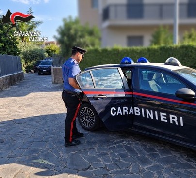 Misterbianco, lite tra vicini degenera: 56enne ferito con un taglierino, denunciato il vicino