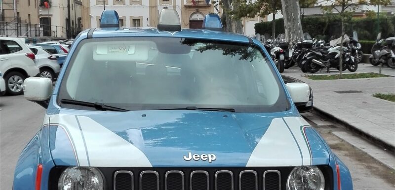 Palermo, blitz antidroga dei “Falchi” in tre quartieri: quattro arresti e sequestri di cocaina e hashish