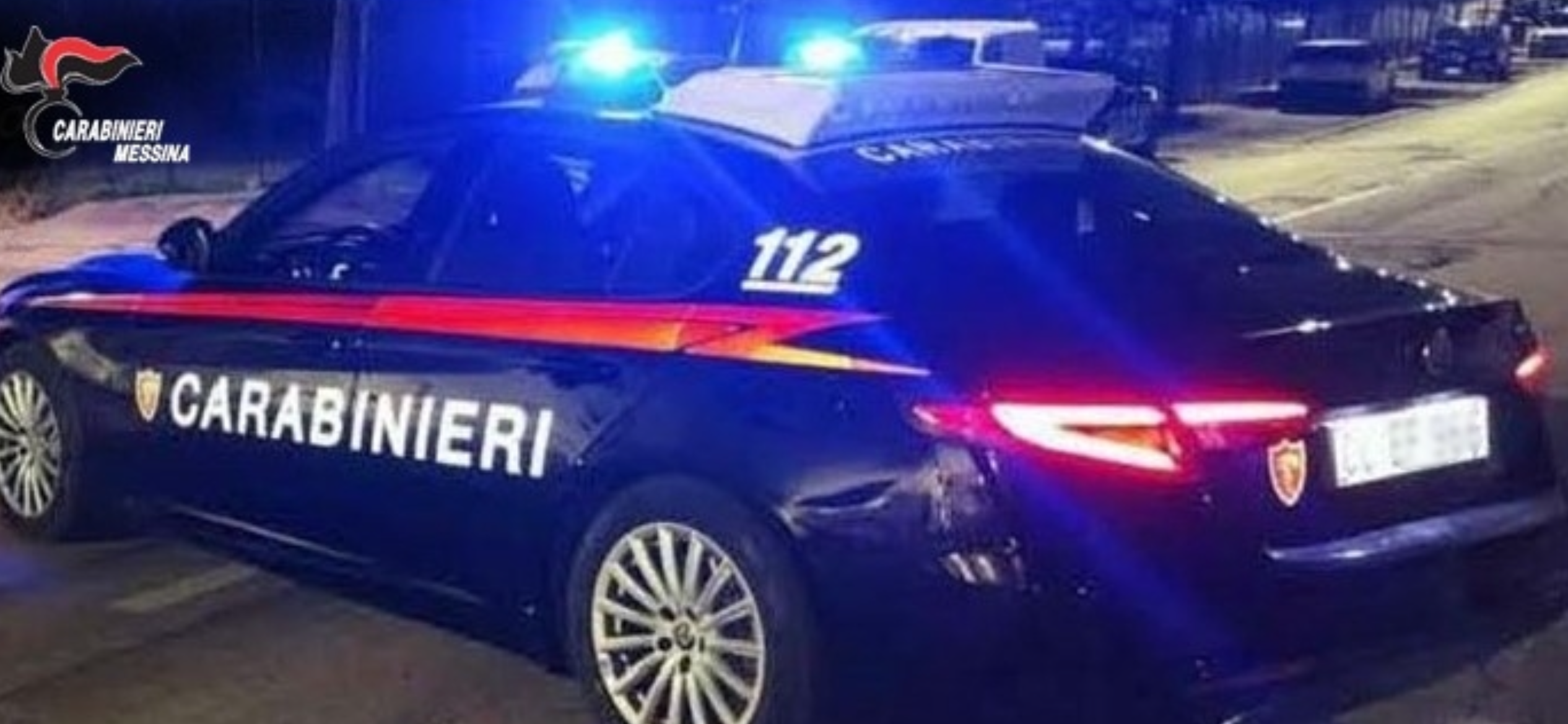 Milazzo, padre e figlio accoltellati in casa: due 18enni accusati di tentato omicidio