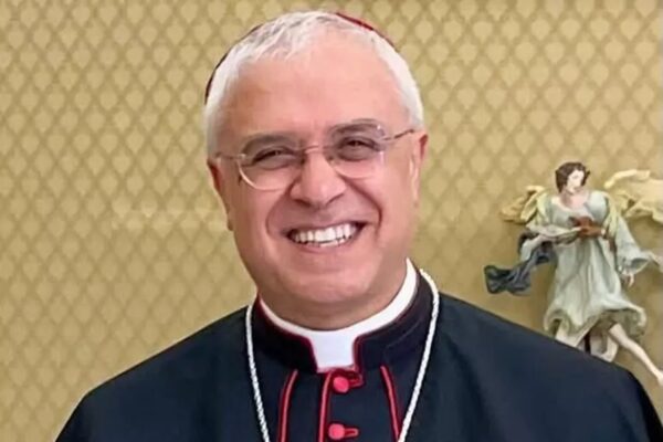 Catania, l’arcivescovo Luigi Renna dimesso dall’ospedale dopo l’intervento: “Ora è il momento della convalescenza”