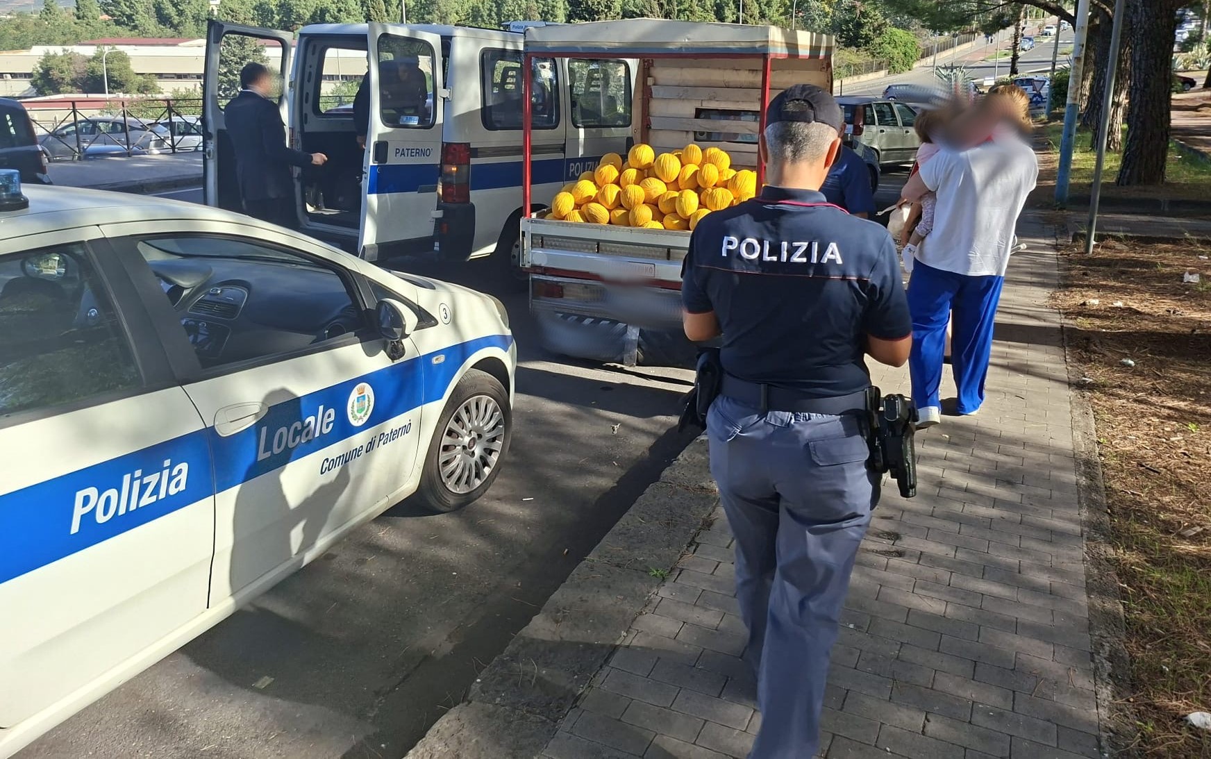 Paternò, sequestrata oltre mezza tonnellata di prodotti ortofrutticoli non tracciati: sanzionati tre ambulanti per quasi 3mila euro