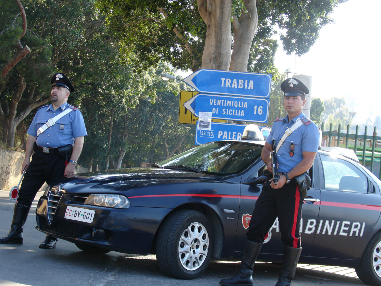 Stalking verso un imprenditore, due uomini ai domiciliari
