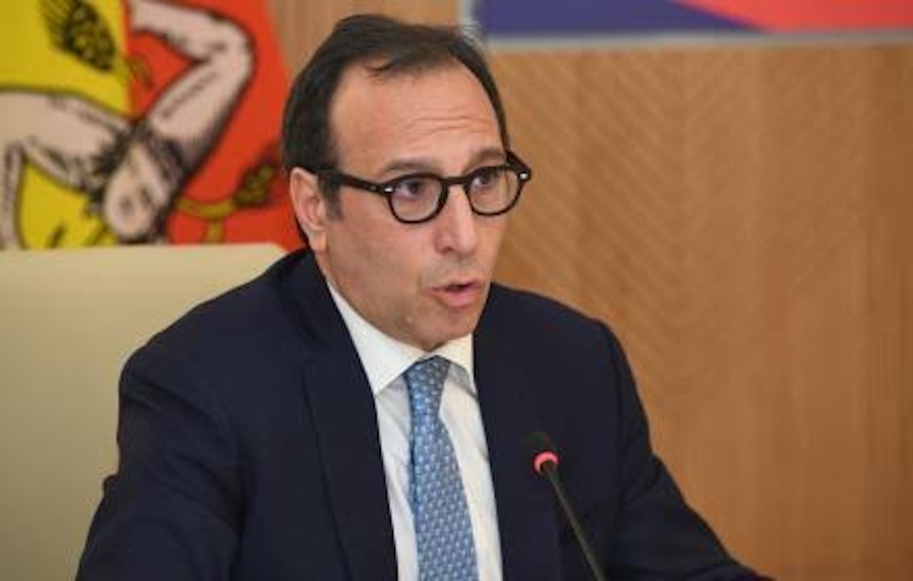 Caro-carburanti, Aricò rassicura gli autotrasportatori: “Decreto entro la fine della settimana”