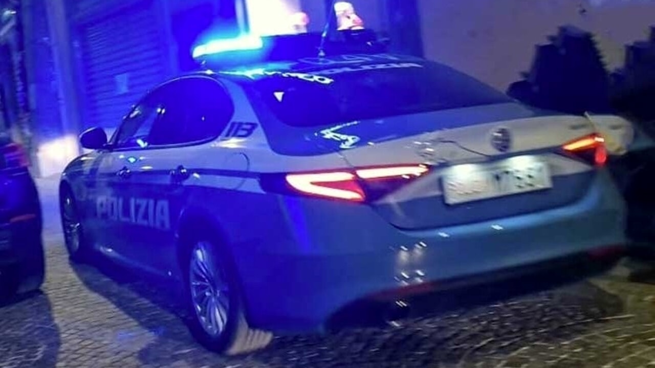 Palermo, “pioggia” di pietre contro la polizia durante un inseguimento