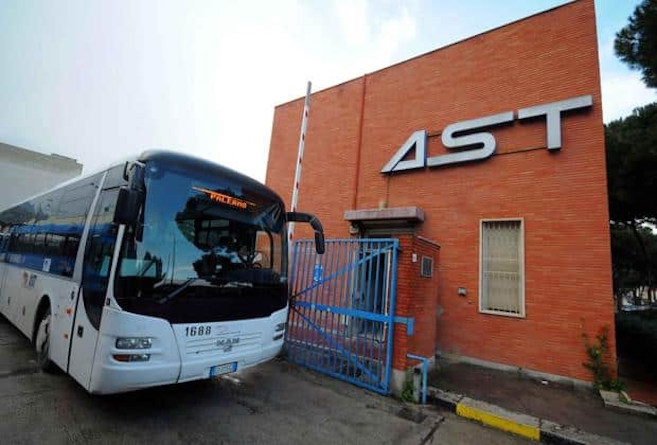 AST, richiesta di Lombardo sulla ripubblicazione del bando per 73 assunzioni: “Le criticità economico-finanziarie evidenziate non possono essere archiviate”