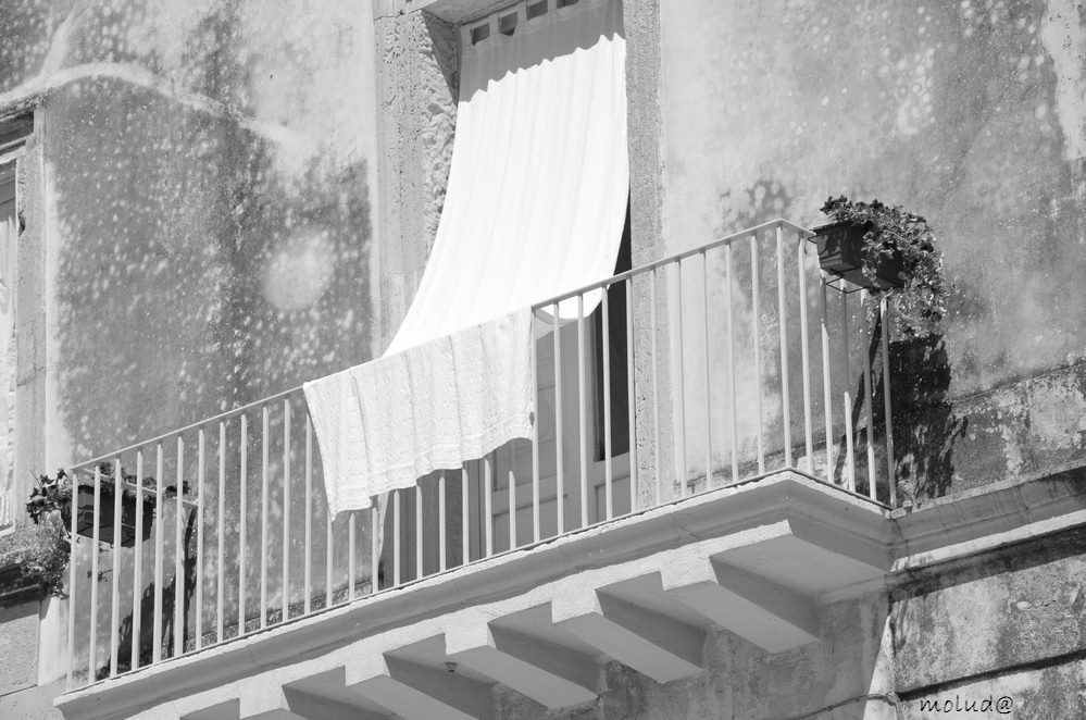 Mazara del Vallo, cede il balcone di casa: donna muore dopo il ricovero in ospedale