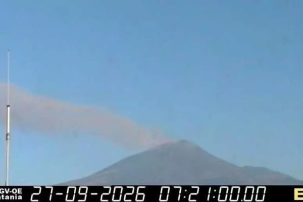 Cenere dell’Etna, aeroporto di Catania ancora fermo: stop ai voli prorogato fino alle 23.59