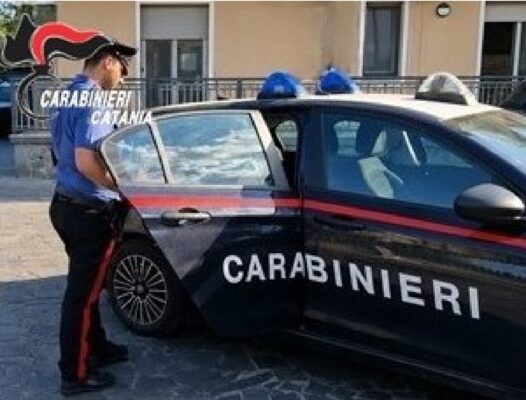 Litiga con la compagna e percorre 300 km per raggiungere la sorella a Catania: violati i domiciliari