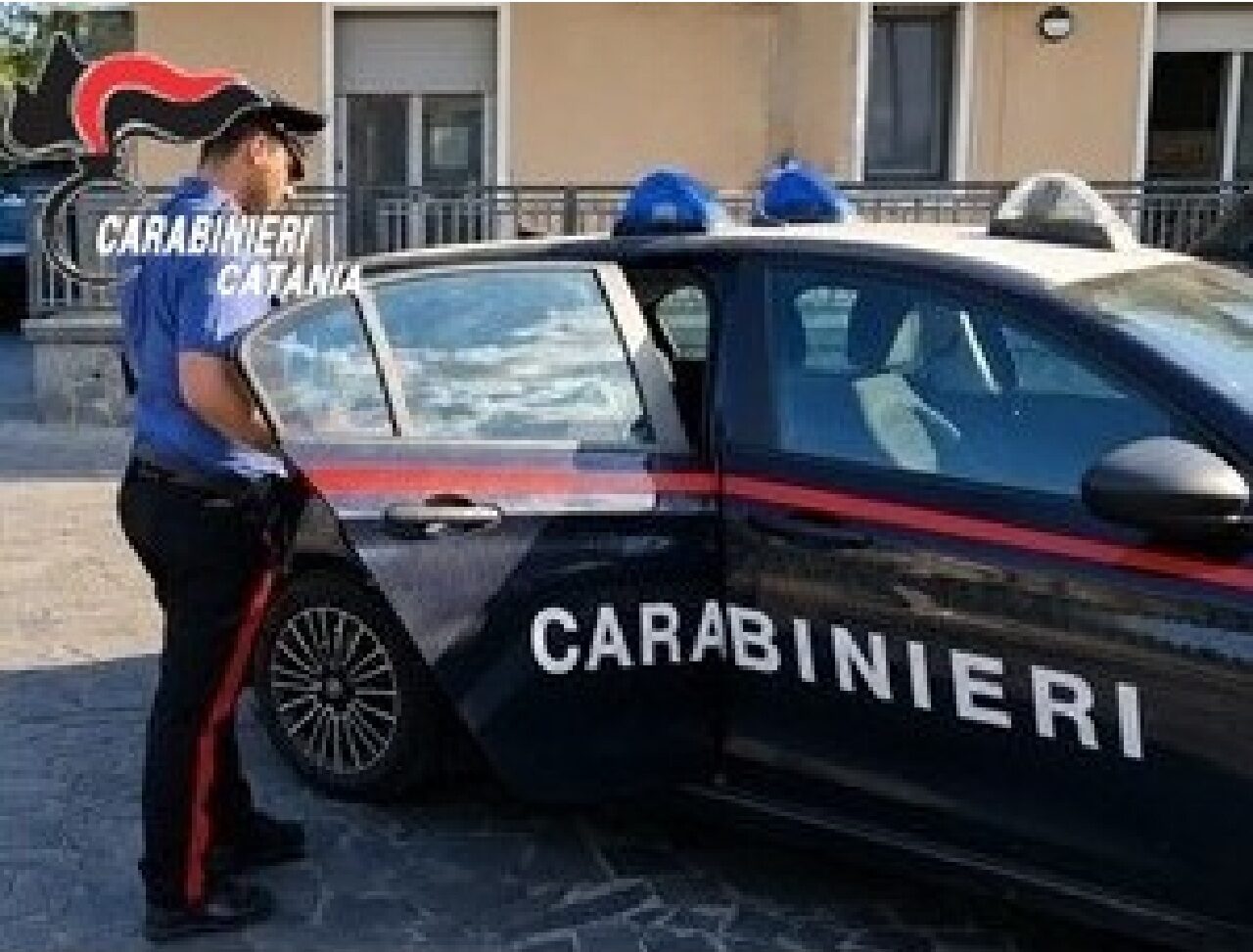 Litiga con la compagna e percorre 300 km per raggiungere la sorella a Catania: violati i domiciliari