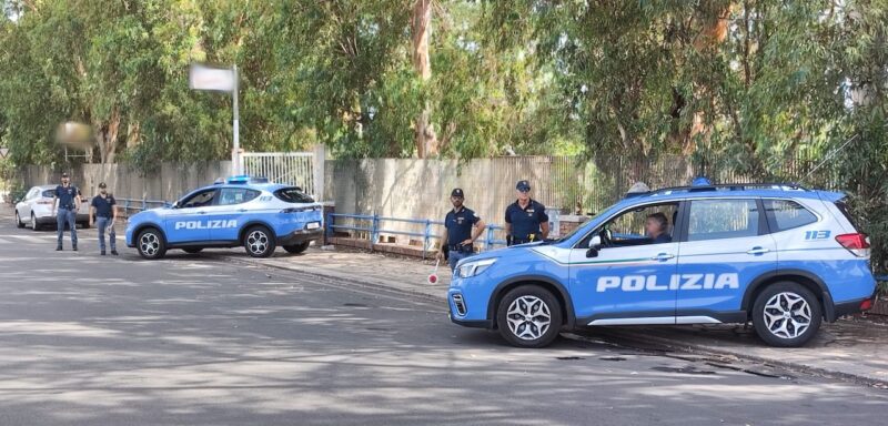 Catania, sorpreso a rubare gasolio da un pullman di turisti: fugge e aggredisce i poliziotti, arrestato
