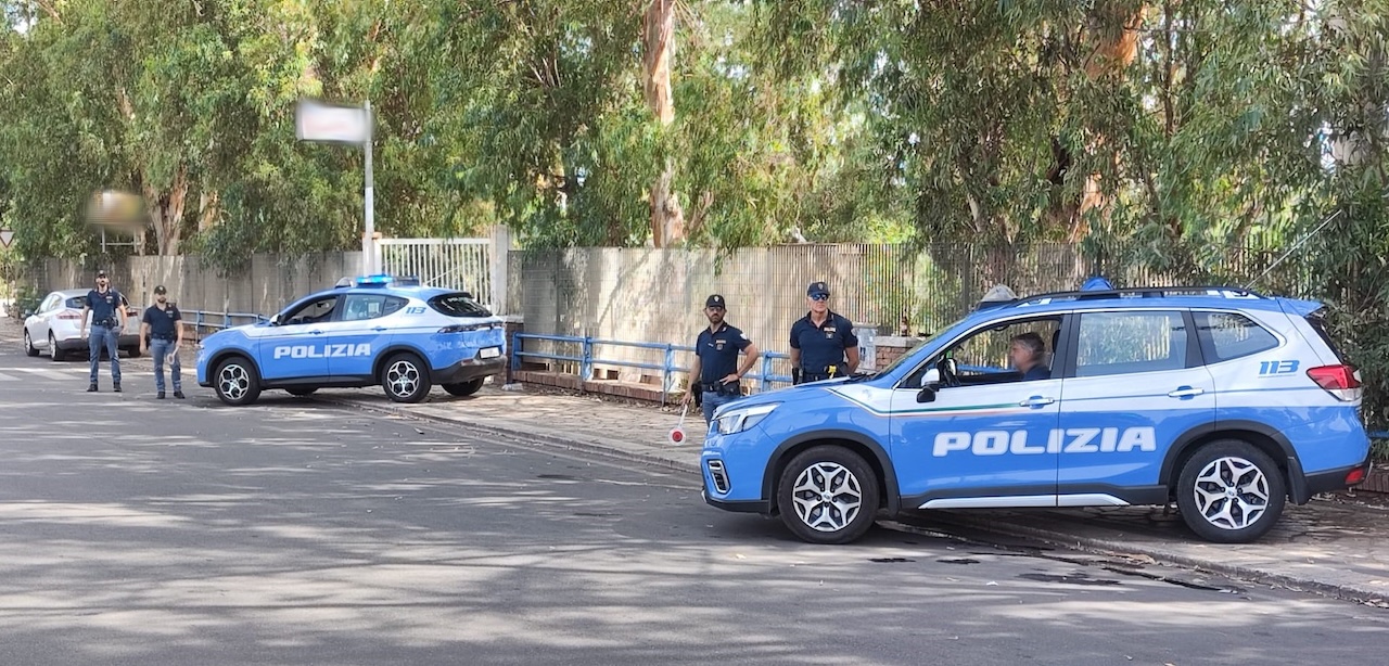 Catania, sorpreso a rubare gasolio da un pullman di turisti: fugge e aggredisce i poliziotti, arrestato