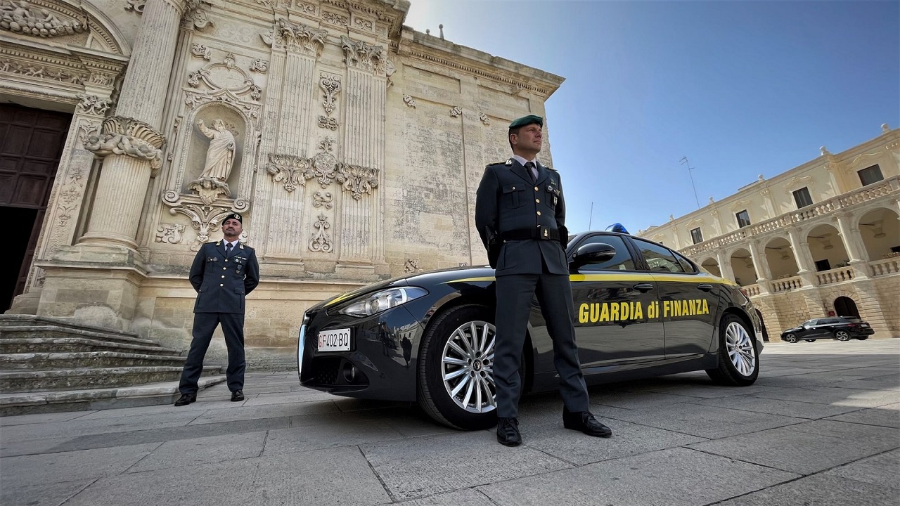 Rifiuti scaricati in 8 siti non autorizzati nel Messinese: 23 indagati, sequestrate 3 aziende