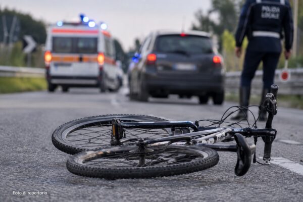 Incidente nel Messinese, 16enne muore in bici dopo lo scontro con un’auto
